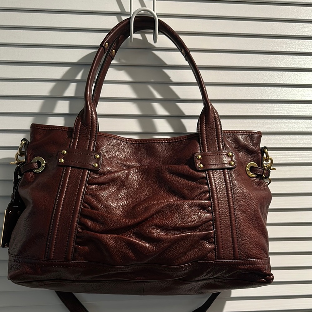 💥💥EUC B Makowski Dark Brown Leather Crossbody/Shoulder Bag with removable strap.